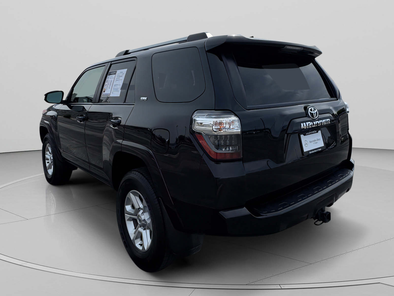 Used 2023 Toyota 4Runner SR5 AWD/4WD image 3