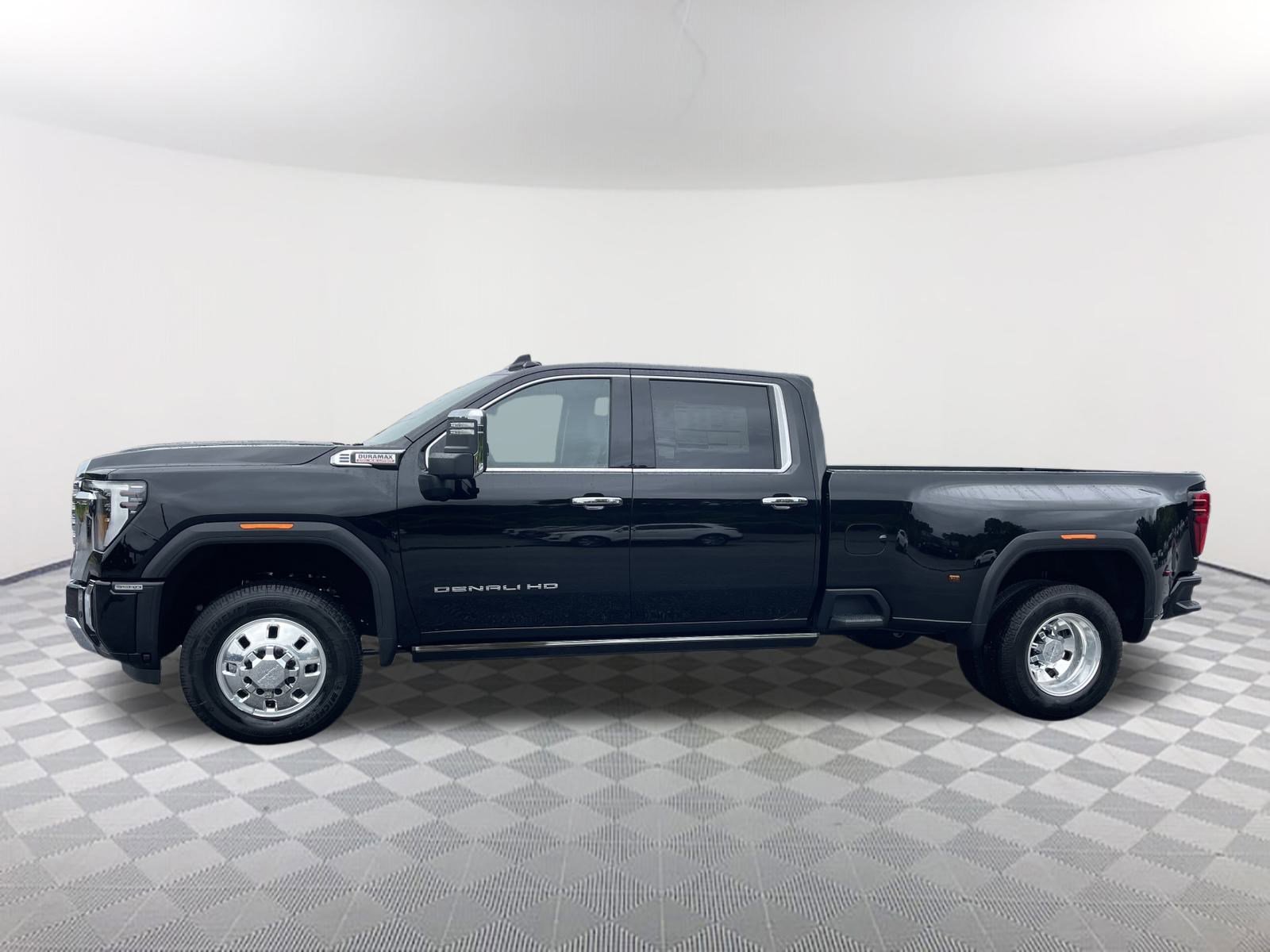 New 2026 GMC Sierra 3500 Denali w/ Denali Reserve Package image 2