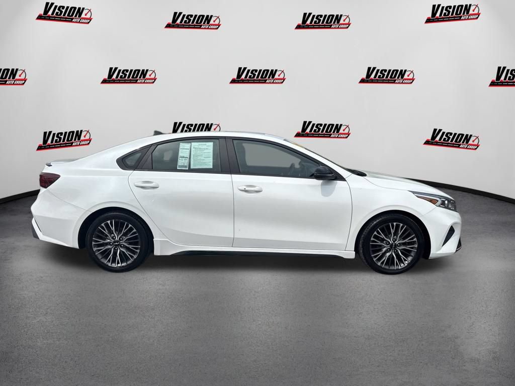 Used 2022 Kia Forte GT-Line w/ GT-Line Premium Package FWD image 4