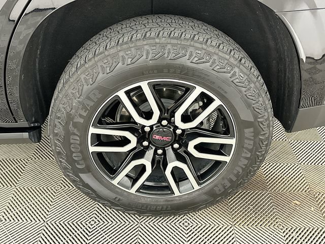 Used 2023 GMC Yukon AT4 w/ AT4 Premium Package AWD/4WD image 22