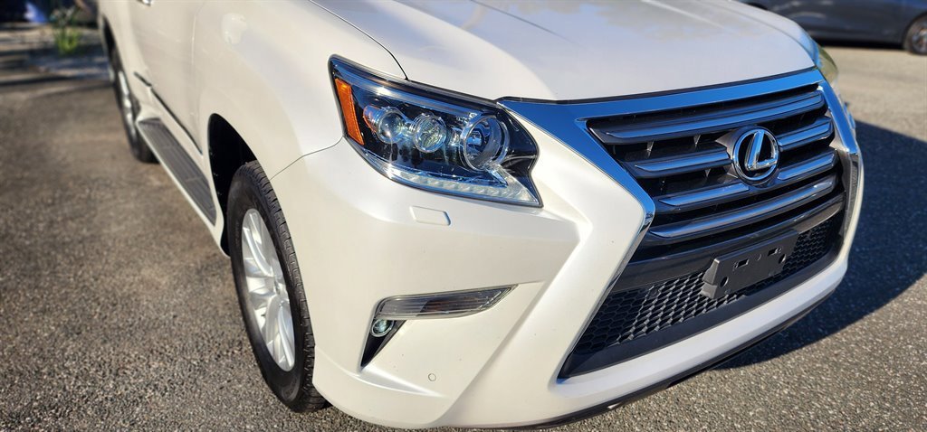 Used 2017 Lexus GX 460 image 5