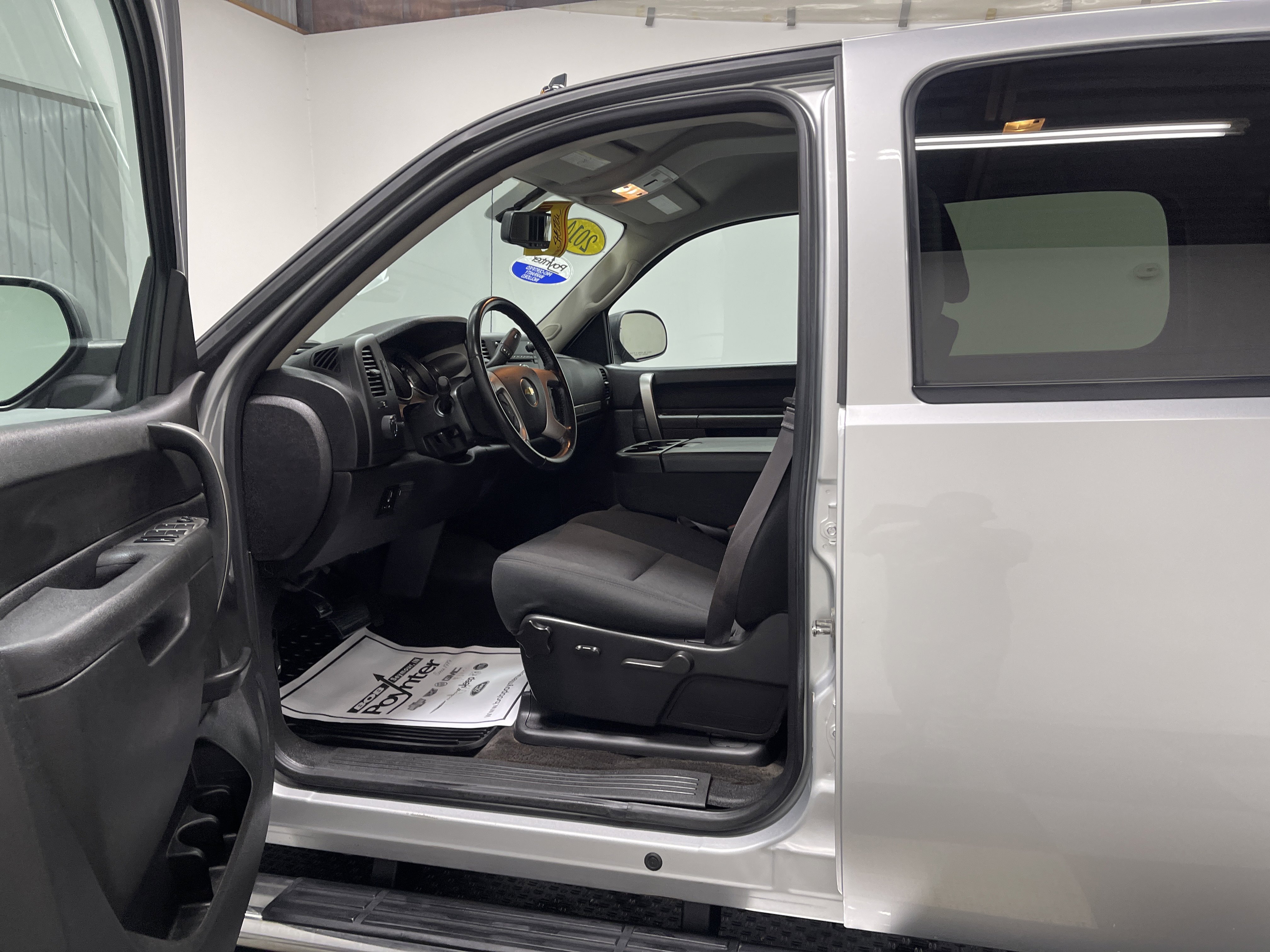 Used 2014 Chevrolet Silverado 2500 LT w/ Interior Plus Package image 9