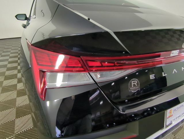 New 2026 Hyundai Elantra Limited FWD image 32