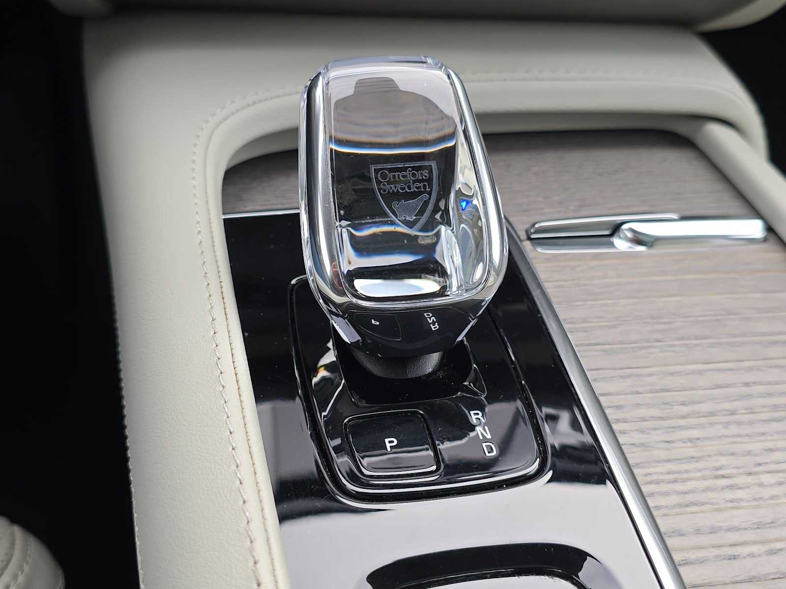 Certified 2023 Volvo XC90 T8 Ultimate w/ Protection Package Premier AWD/4WD image 32