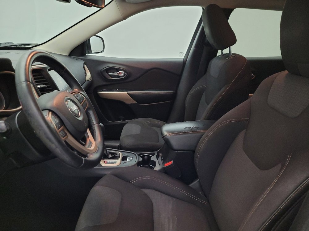 Used 2017 Jeep Cherokee Latitude w/ Comfort/Convenience Group image 17