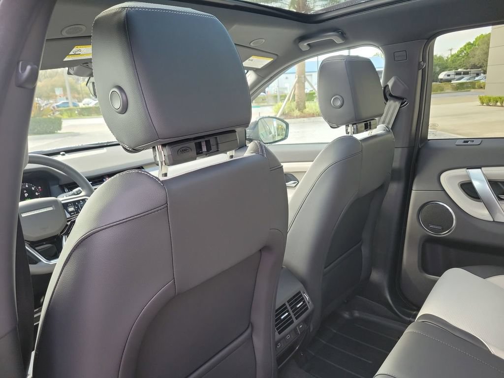 New 2025 Land Rover Discovery Sport Dynamic SE AWD/4WD image 17