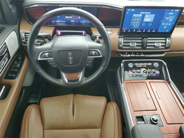 Used 2023 Lincoln Navigator Reserve image 18