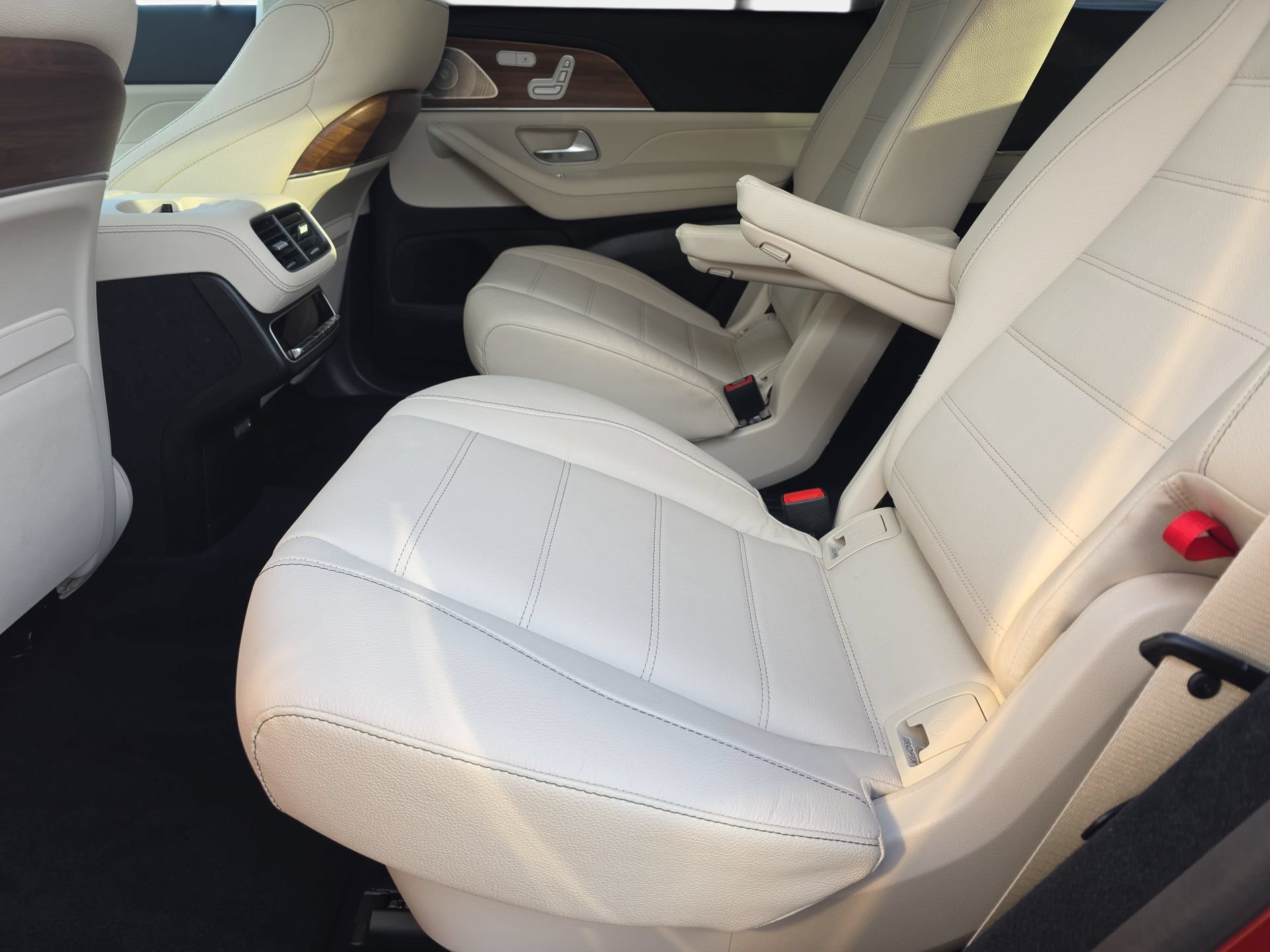 Used 2024 Mercedes-Benz GLS 580 4MATIC image 14