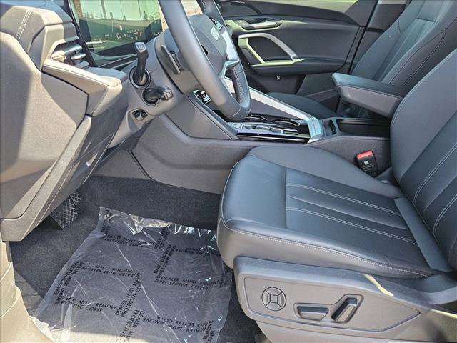 Used 2025 Audi Q5 Premium w/ Convenience Package AWD/4WD image 17