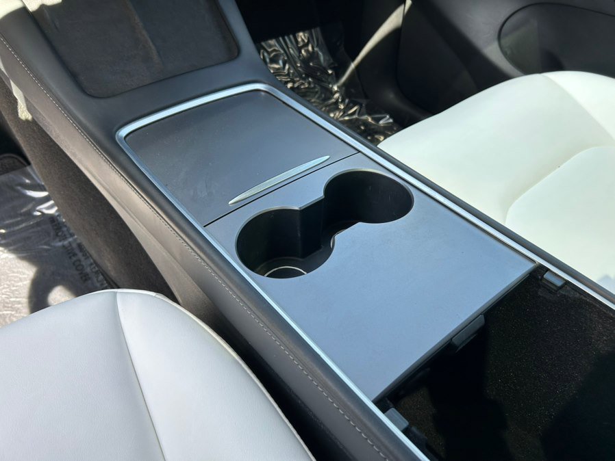 Used 2021 Tesla Model Y Long Range image 21