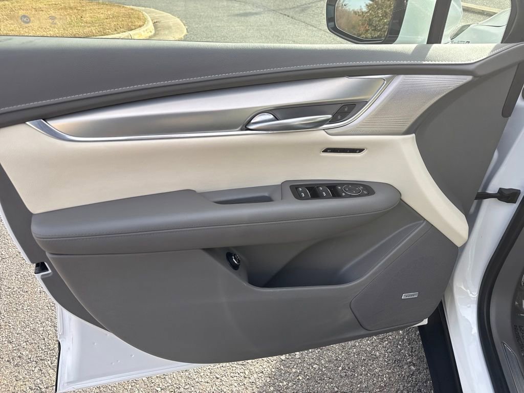 Certified 2023 Cadillac XT5 Premium Luxury w/ LPO, Floor Liner Package image 16