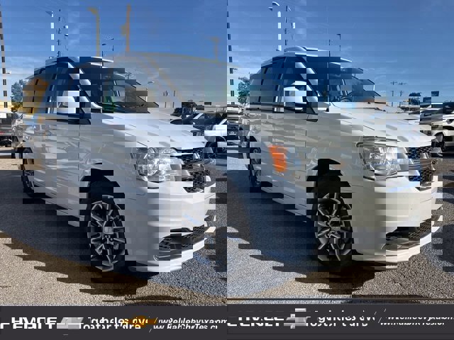 Used 2016 Dodge Grand Caravan SE image 1