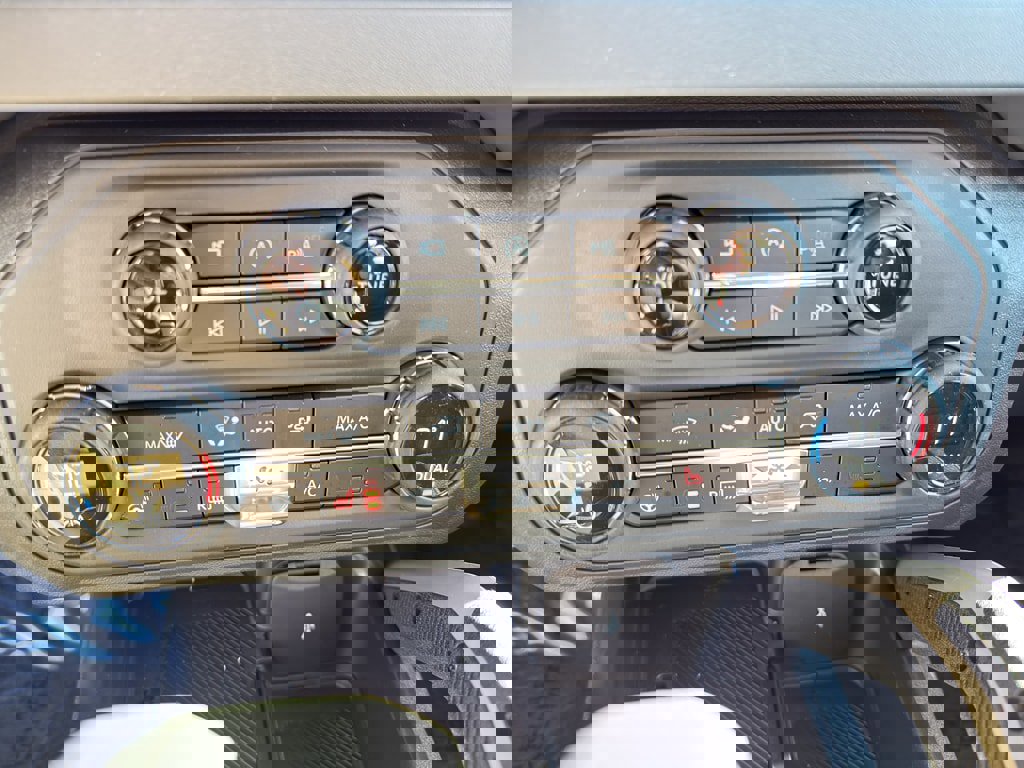 New 2025 Ford Bronco Badlands image 31