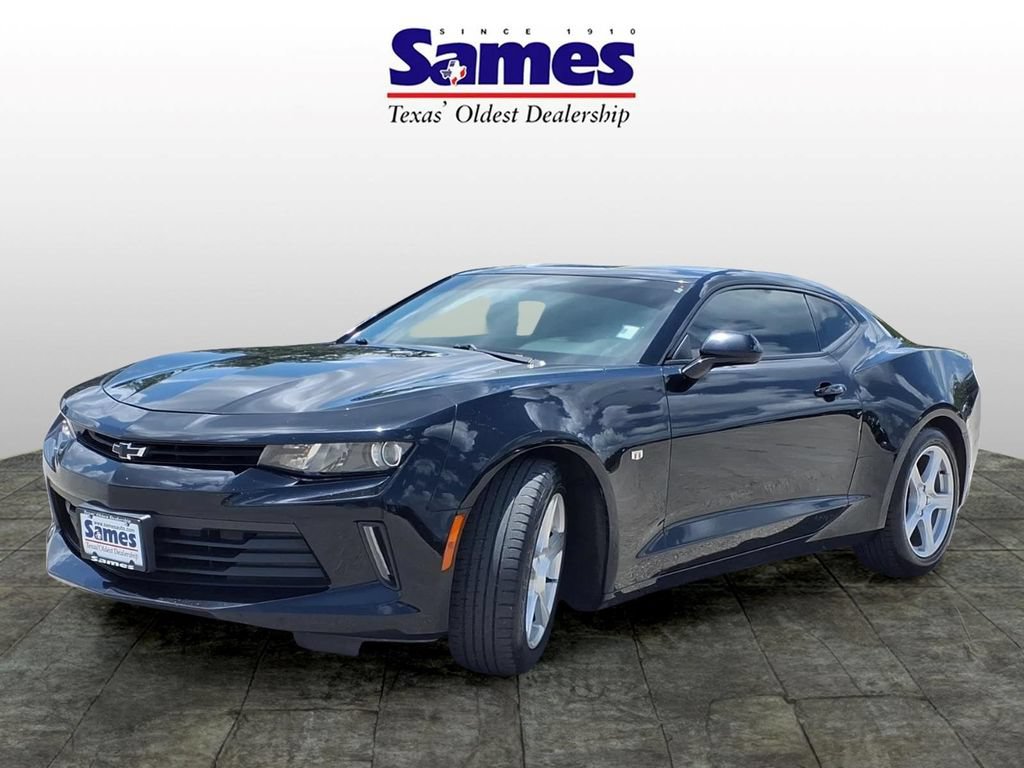 Used 2018 Chevrolet Camaro LT RWD image 7