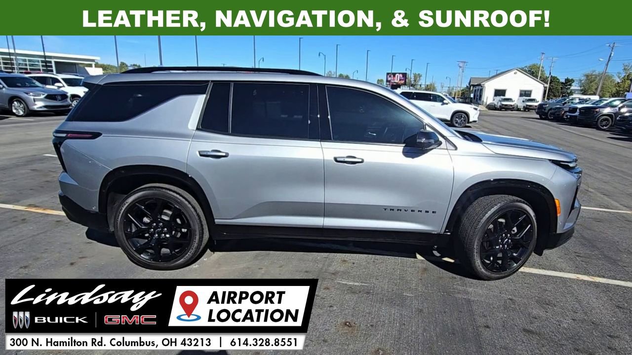 Used 2024 Chevrolet Traverse RS image 9
