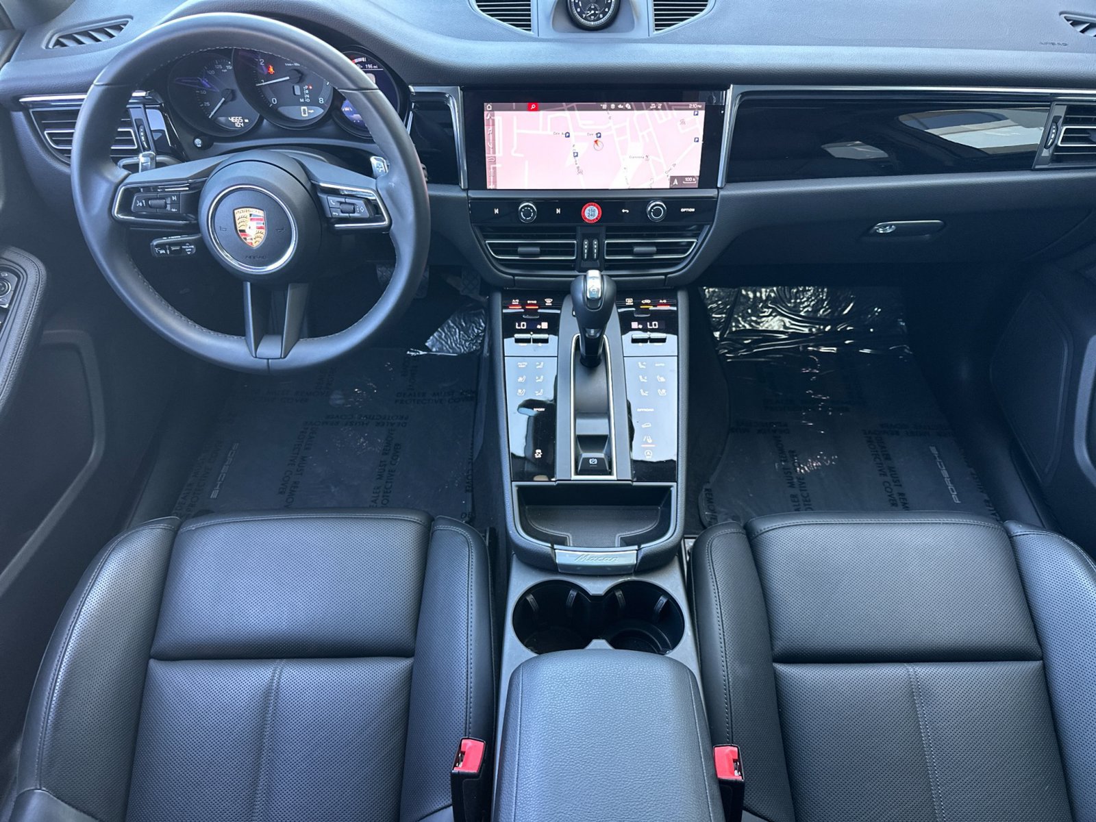 Certified 2026 Porsche Macan AWD/4WD image 7