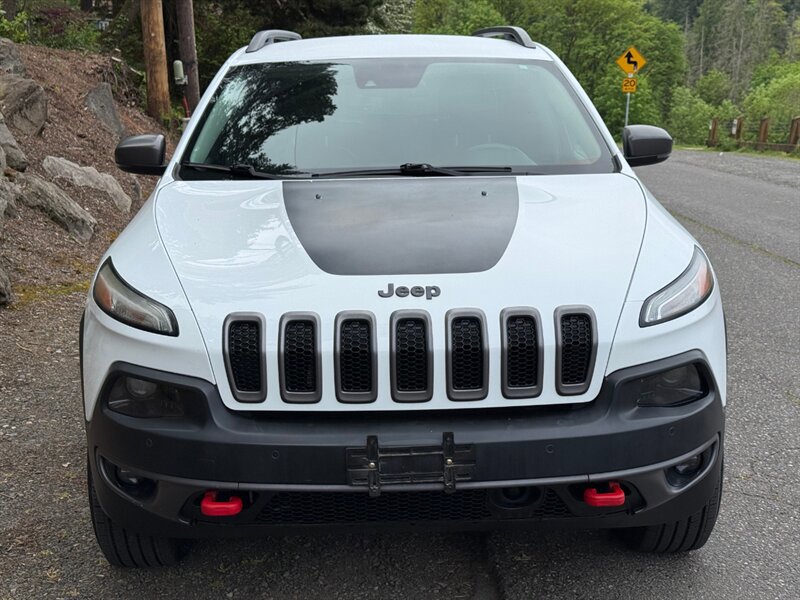 Used 2015 Jeep Cherokee Trailhawk w/ Comfort/Convenience Group AWD/4WD image 4