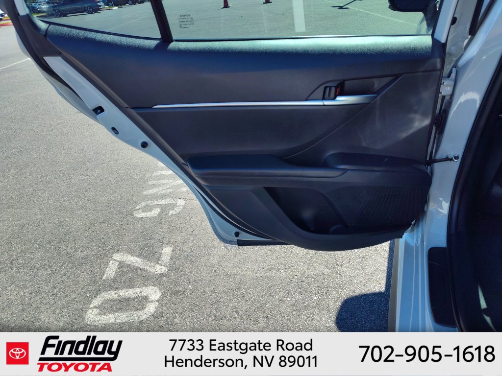 Used 2024 Toyota Camry SE FWD image 17