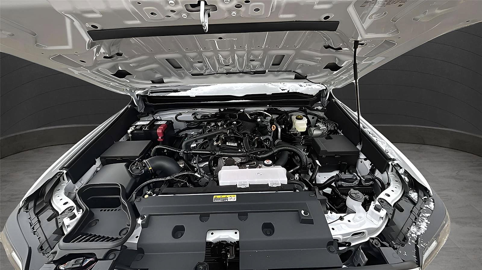 New 2025 Toyota Tacoma SR5 AWD/4WD image 17