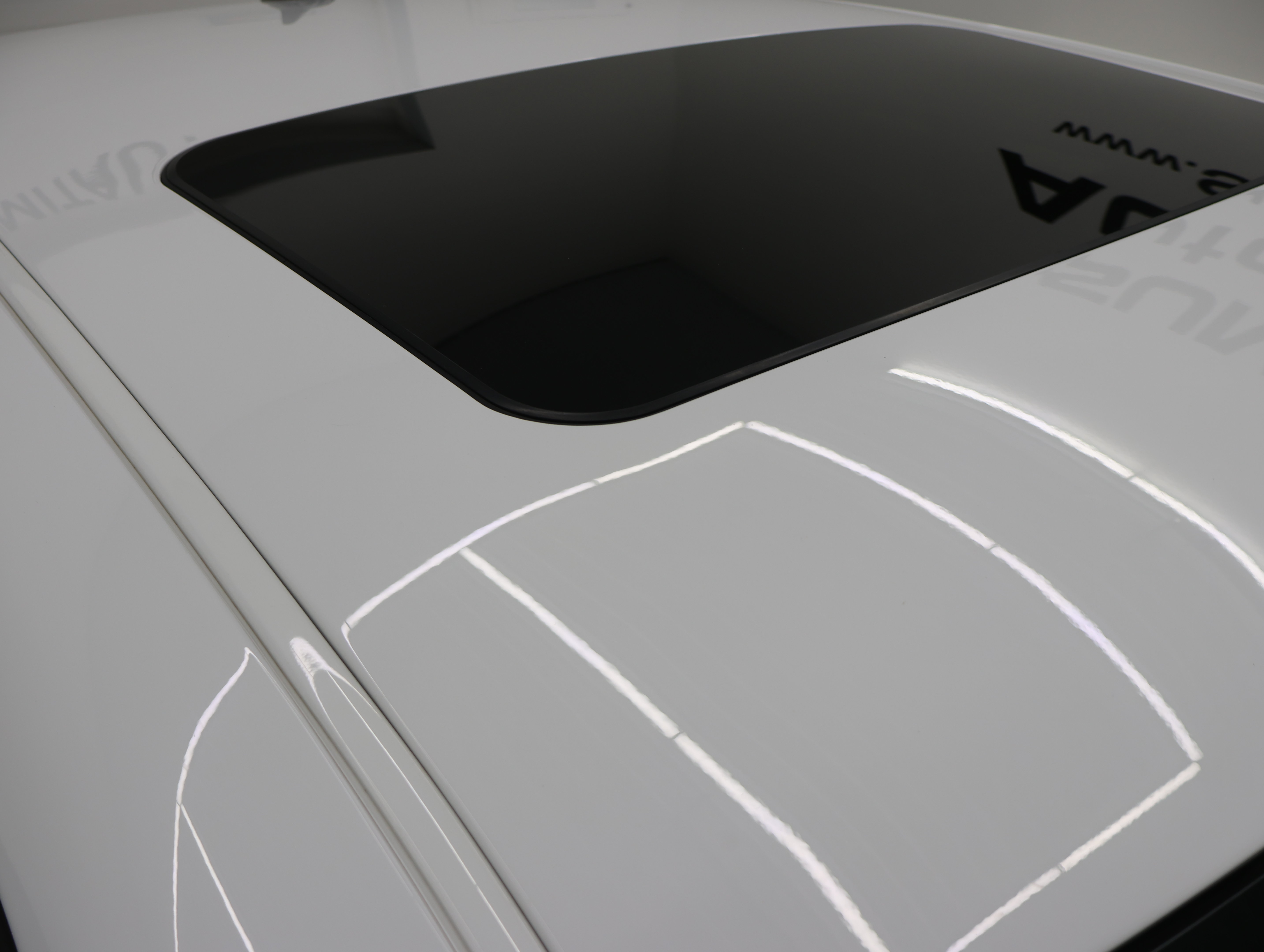 Used 2017 Dodge Challenger SRT Hellcat RWD image 4