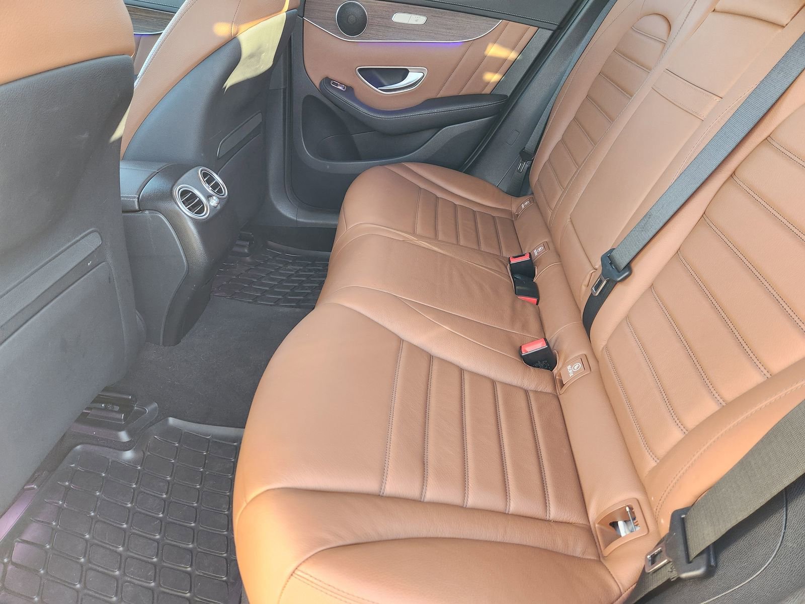 Used 2022 Mercedes-Benz GLC 300 4MATIC Coupe image 34