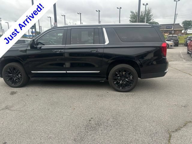 Used 2025 GMC Yukon XL Elevation w/ LPO, Yukon Black Package AWD/4WD image 6