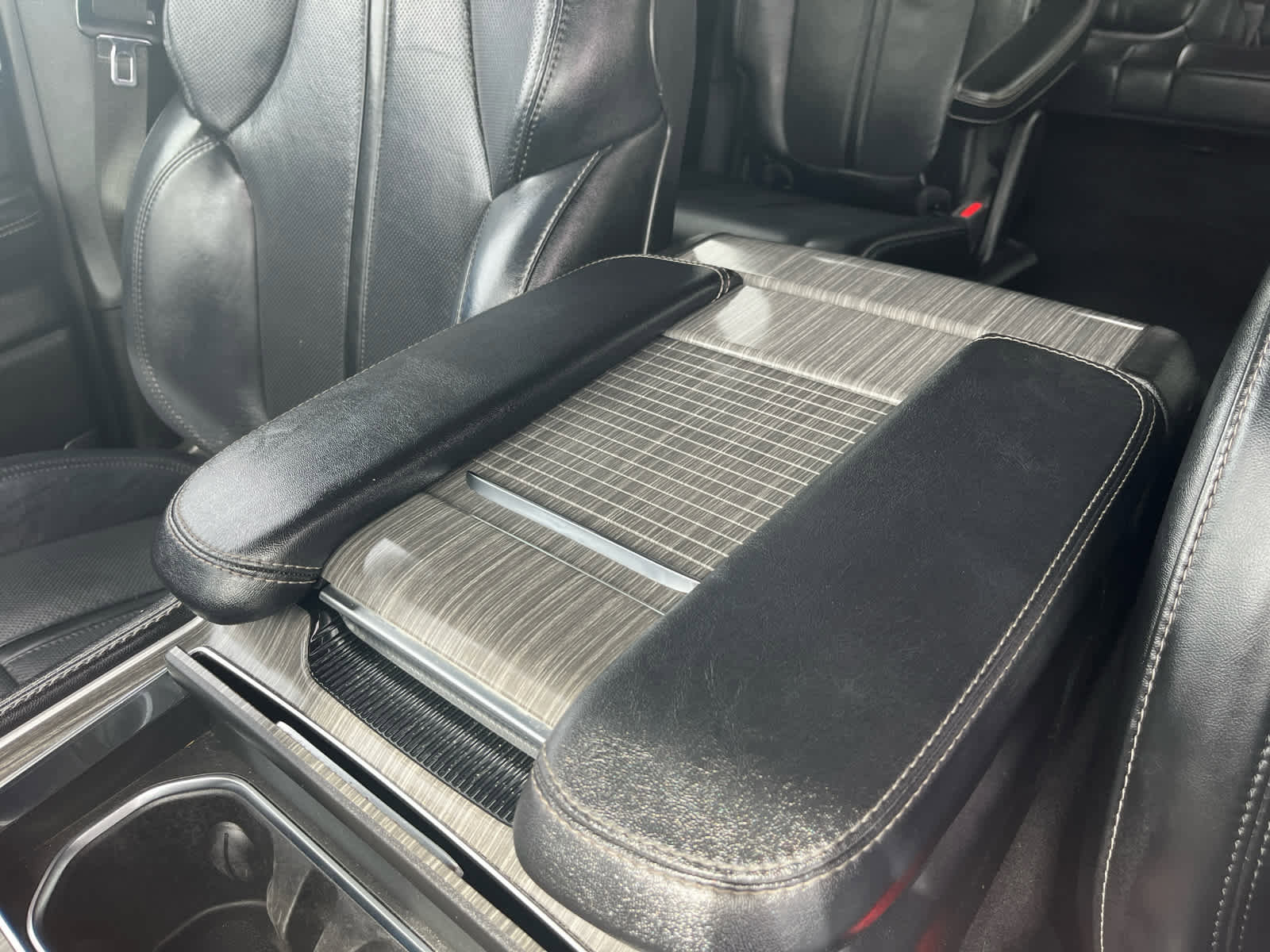 Used 2024 Jeep Wagoneer Series III AWD/4WD image 20