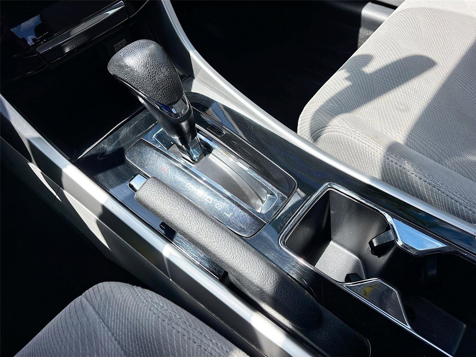 Used 2017 Honda Accord EX image 19