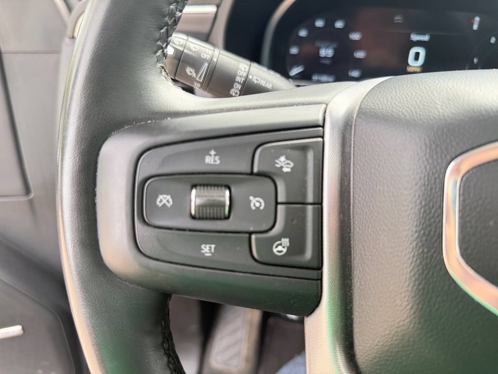 Used 2024 GMC Yukon SLT w/ SLT Luxury Package AWD/4WD image 15