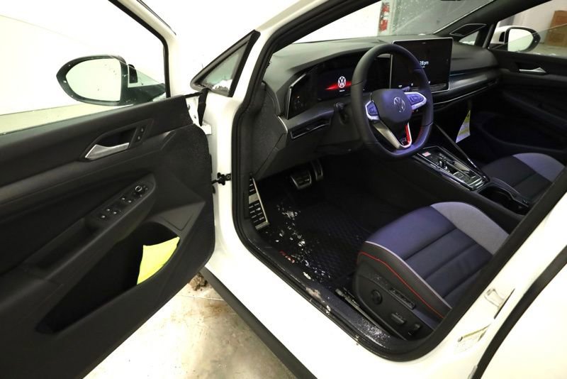 New 2026 Volkswagen GTI SE FWD image 9