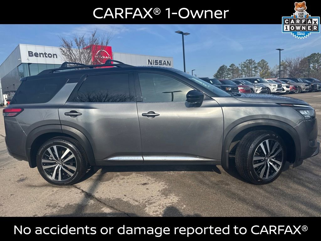 Certified 2025 Nissan Pathfinder Platinum w/ Black Appearance Package image 3