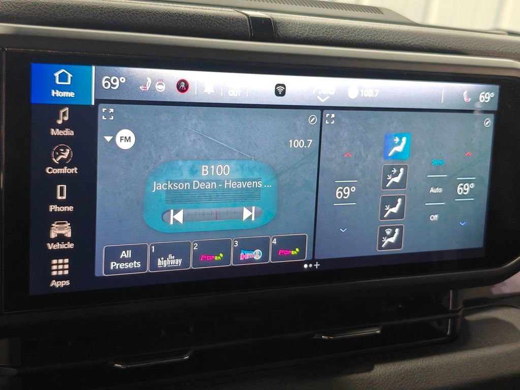 Used 2024 Jeep Wrangler Unlimited image 6