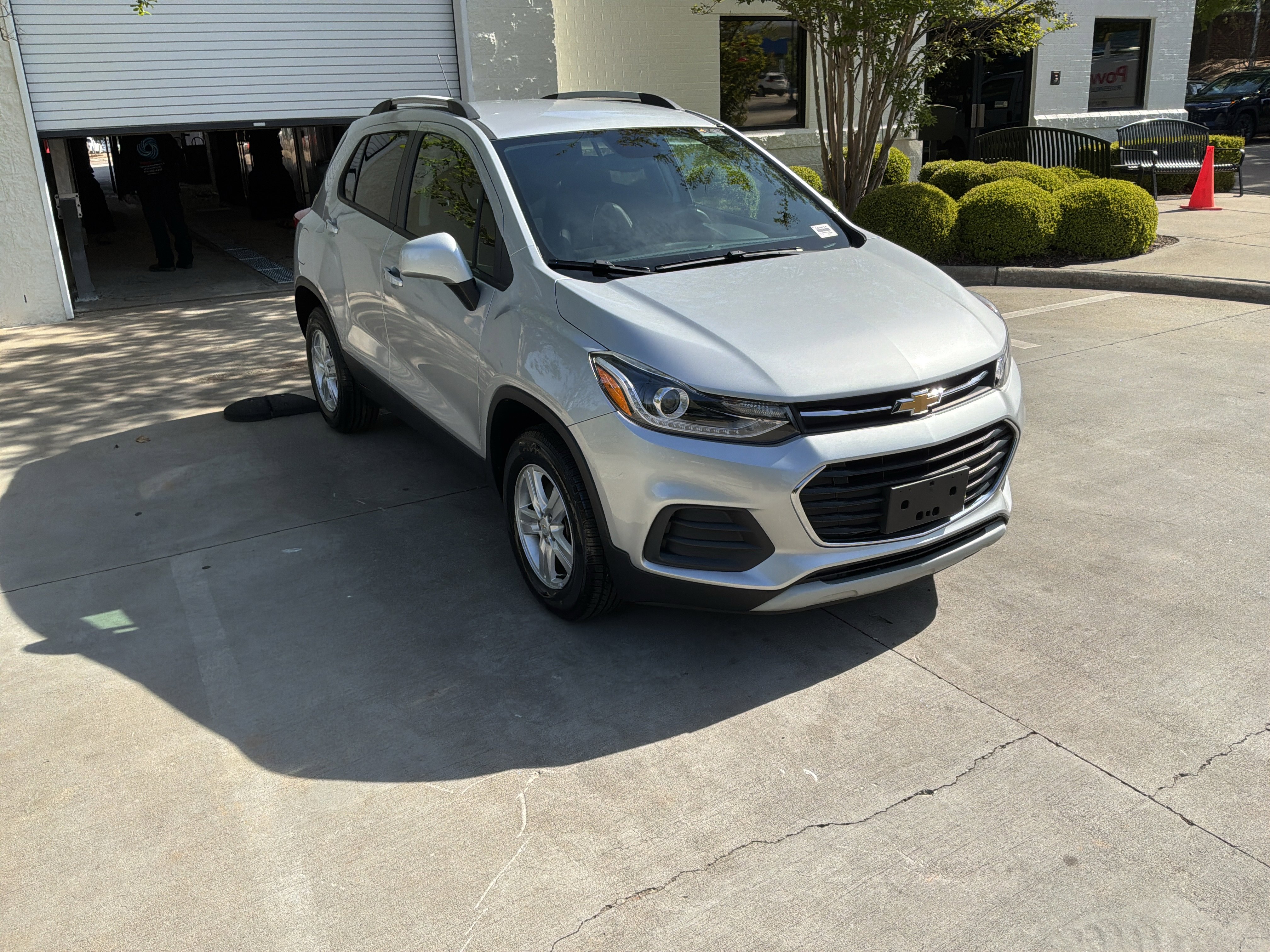 Used 2021 Chevrolet Trax LT w/ Driver Confidence Package image 2