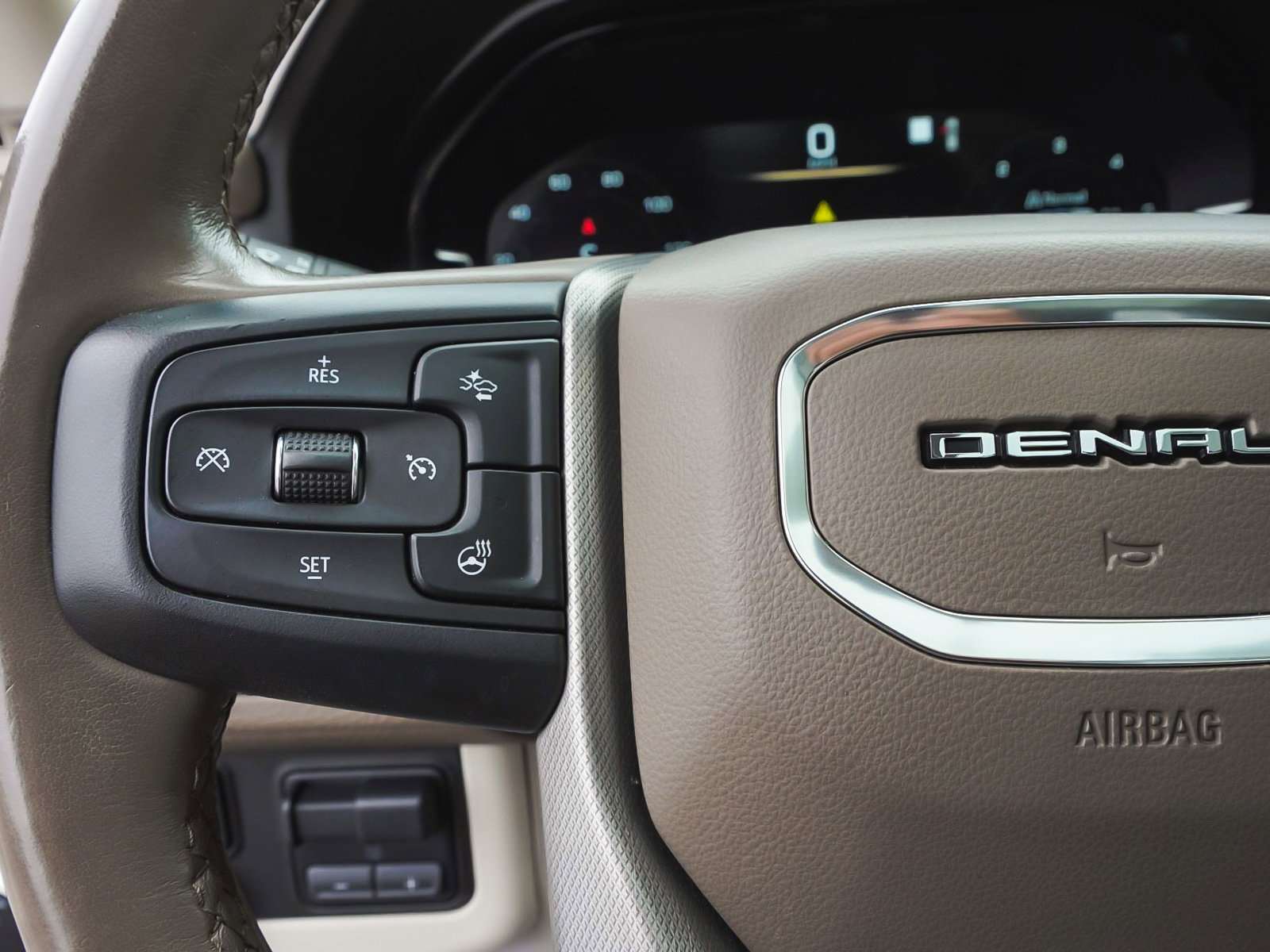 Used 2022 GMC Yukon XL Denali w/ Max Trailering Package AWD/4WD image 17