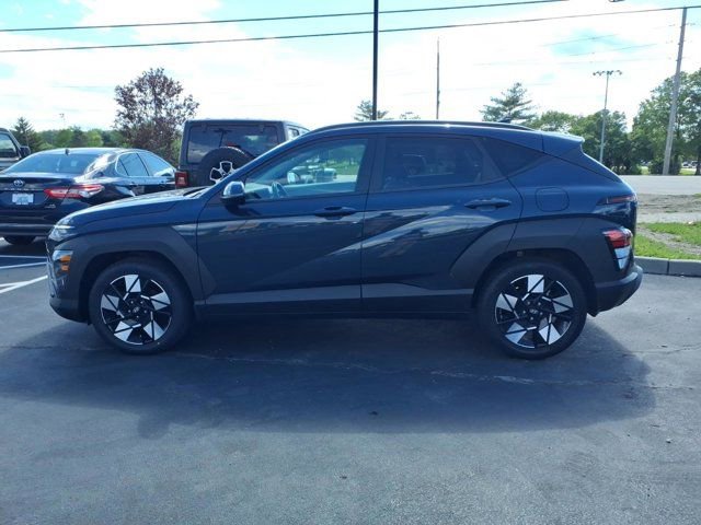 Used 2025 Hyundai Kona SEL FWD image 3