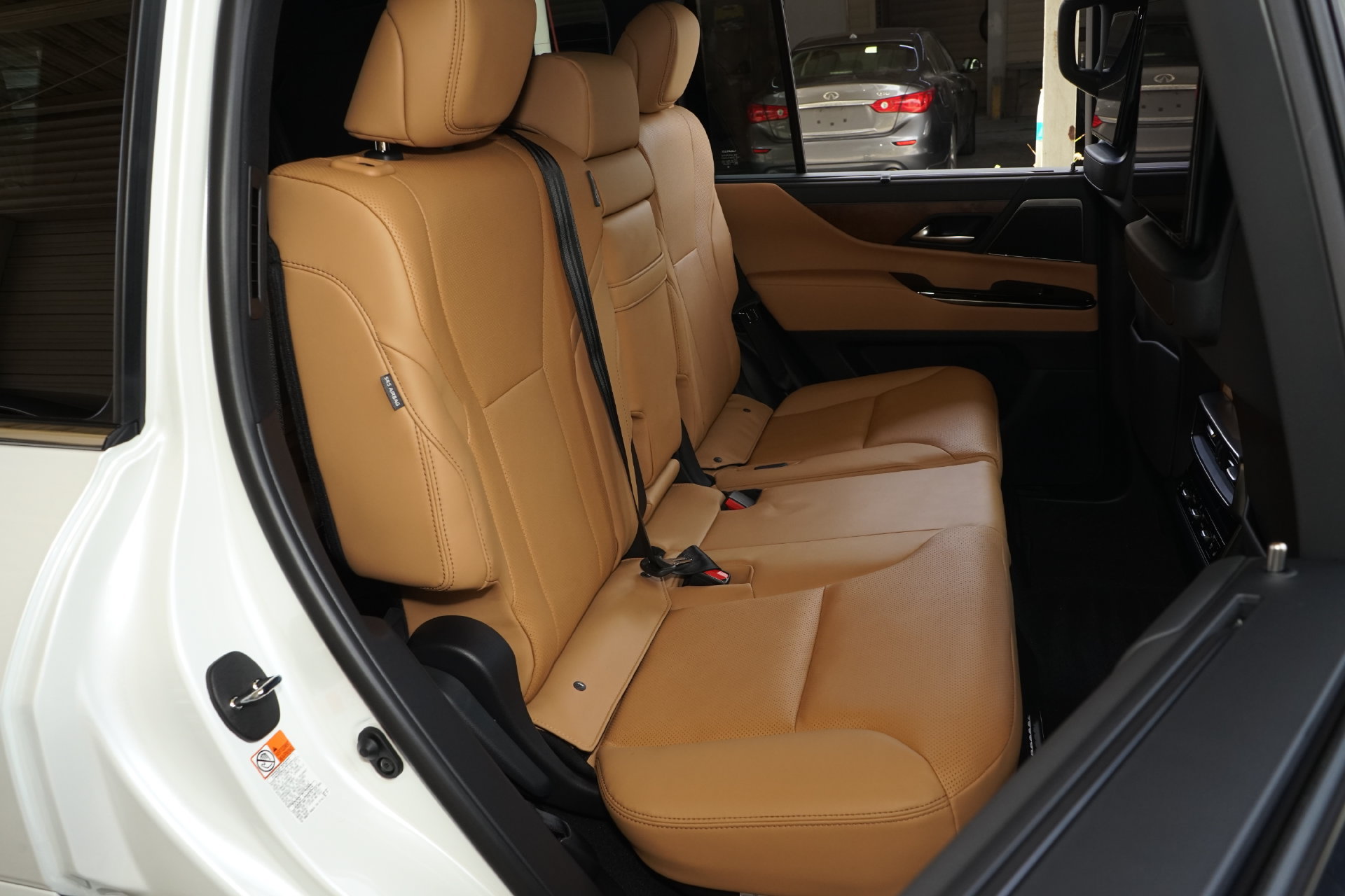 Used 2023 Lexus LX 600 4WD w/ Accessory Package (Z1) image 20