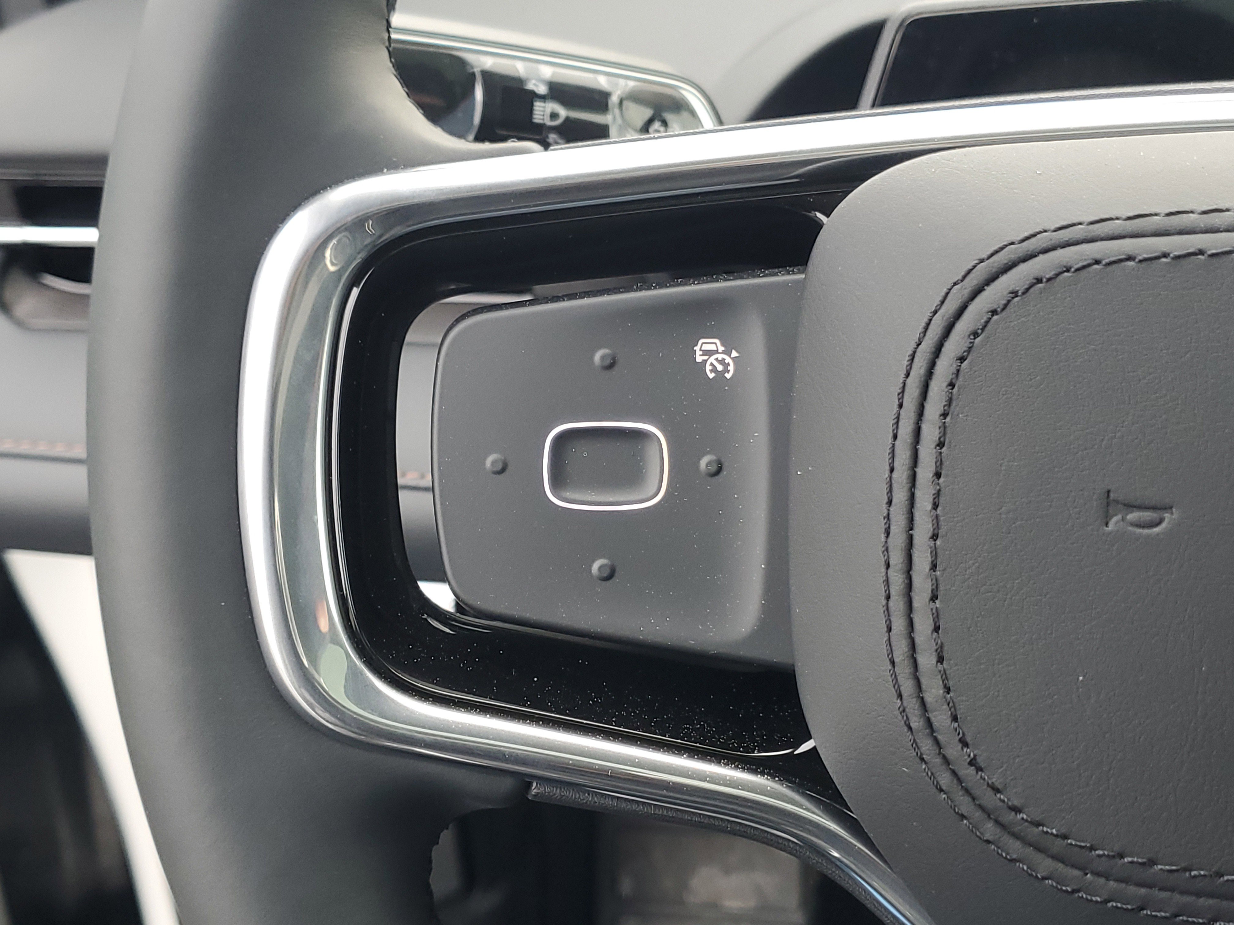 New 2026 Lincoln Nautilus Premier w/ Equipment Group 102A image 17