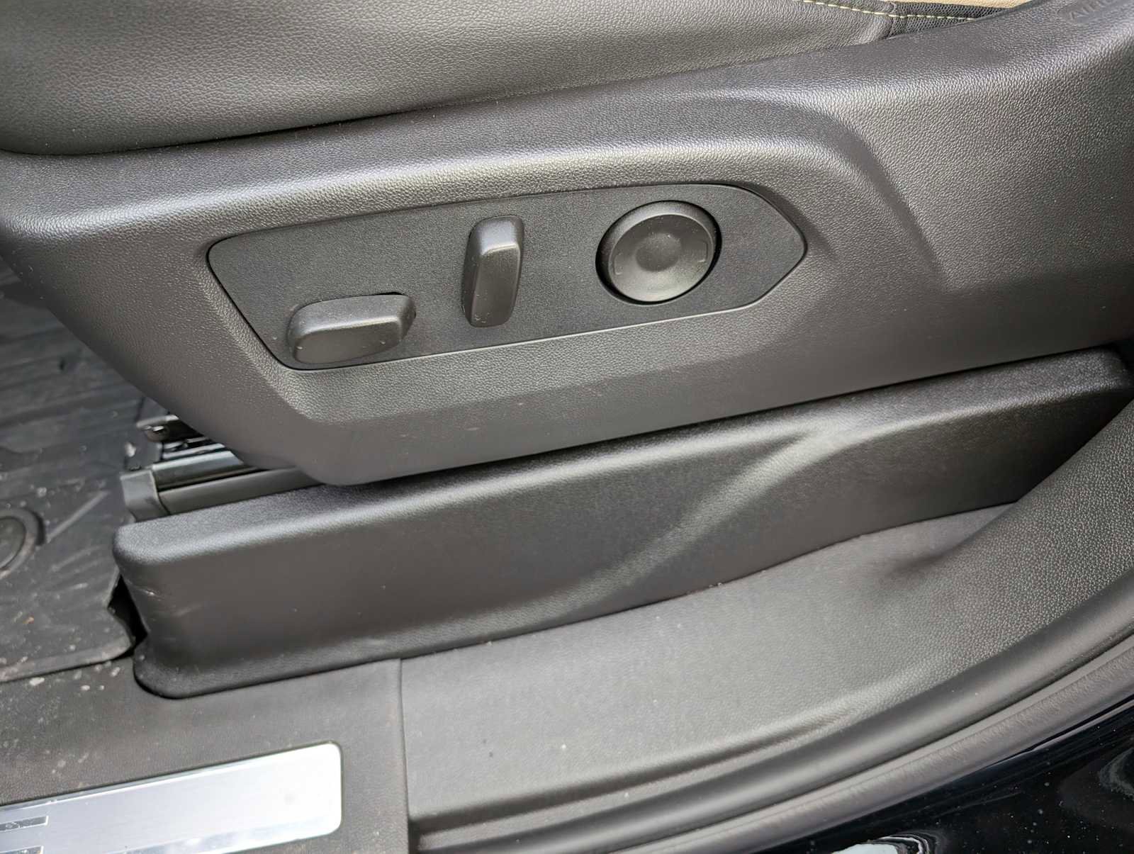 New 2025 GMC Yukon Elevation w/ LPO, Floor Liner Package image 26