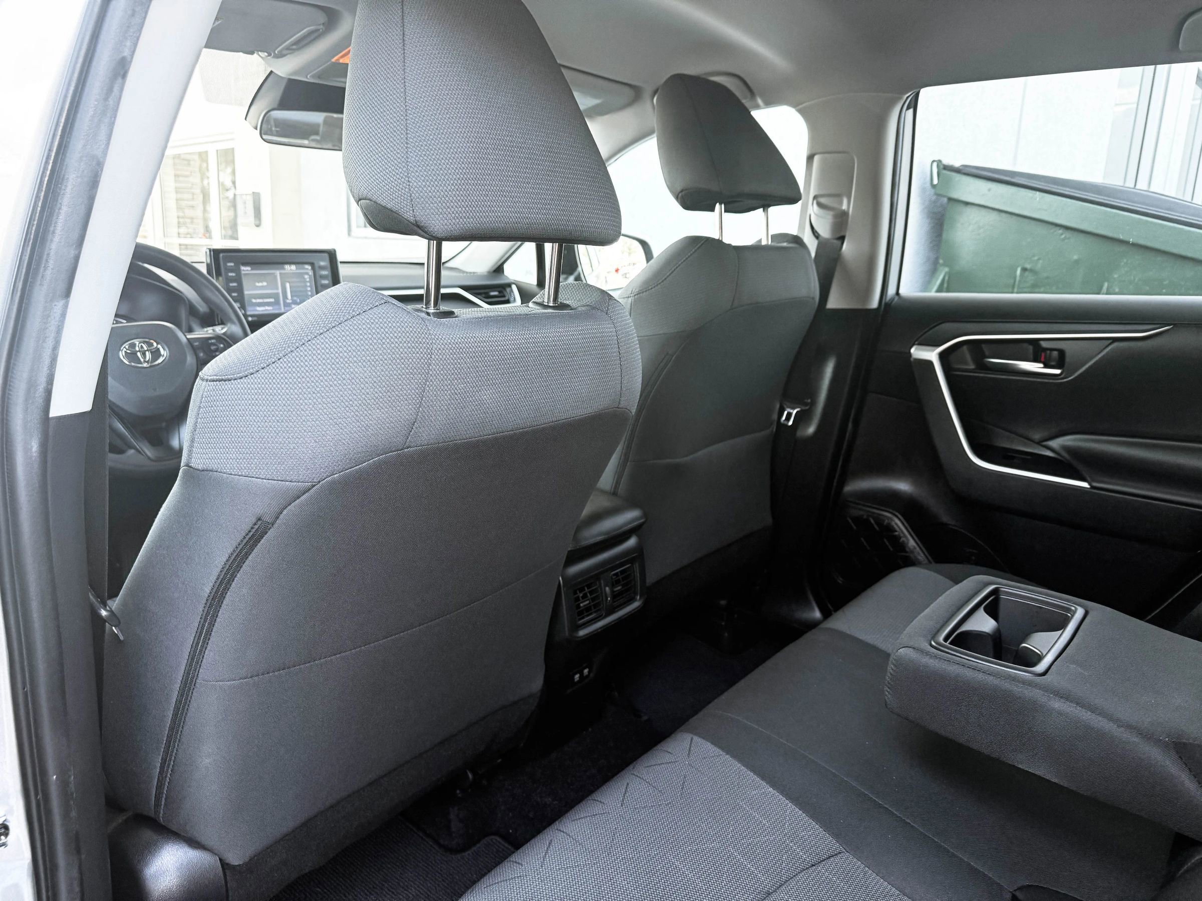 Used 2020 Toyota RAV4 XLE image 24