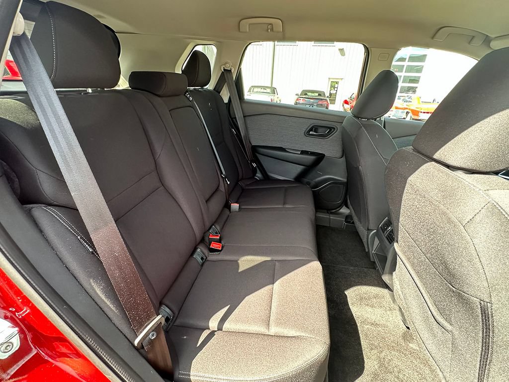 Used 2023 Nissan Rogue S AWD/4WD image 21