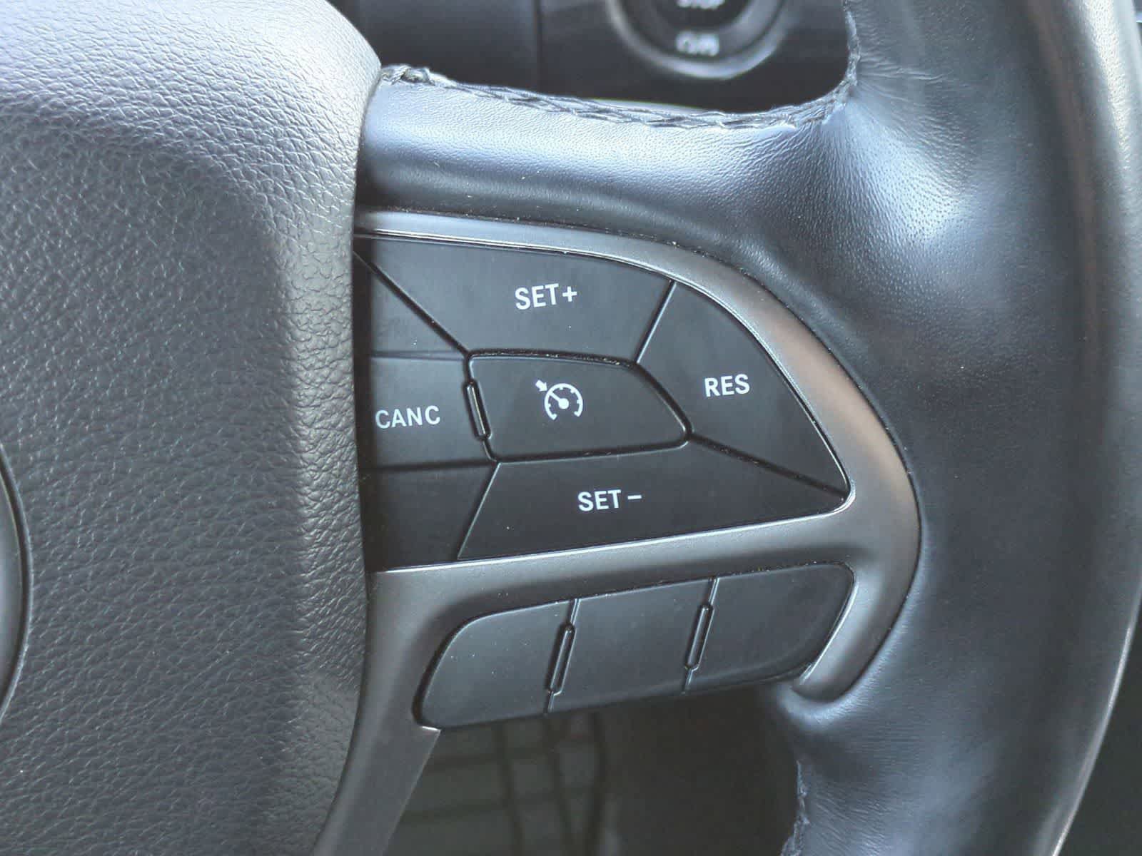 Used 2019 Jeep Grand Cherokee Limited AWD/4WD image 24