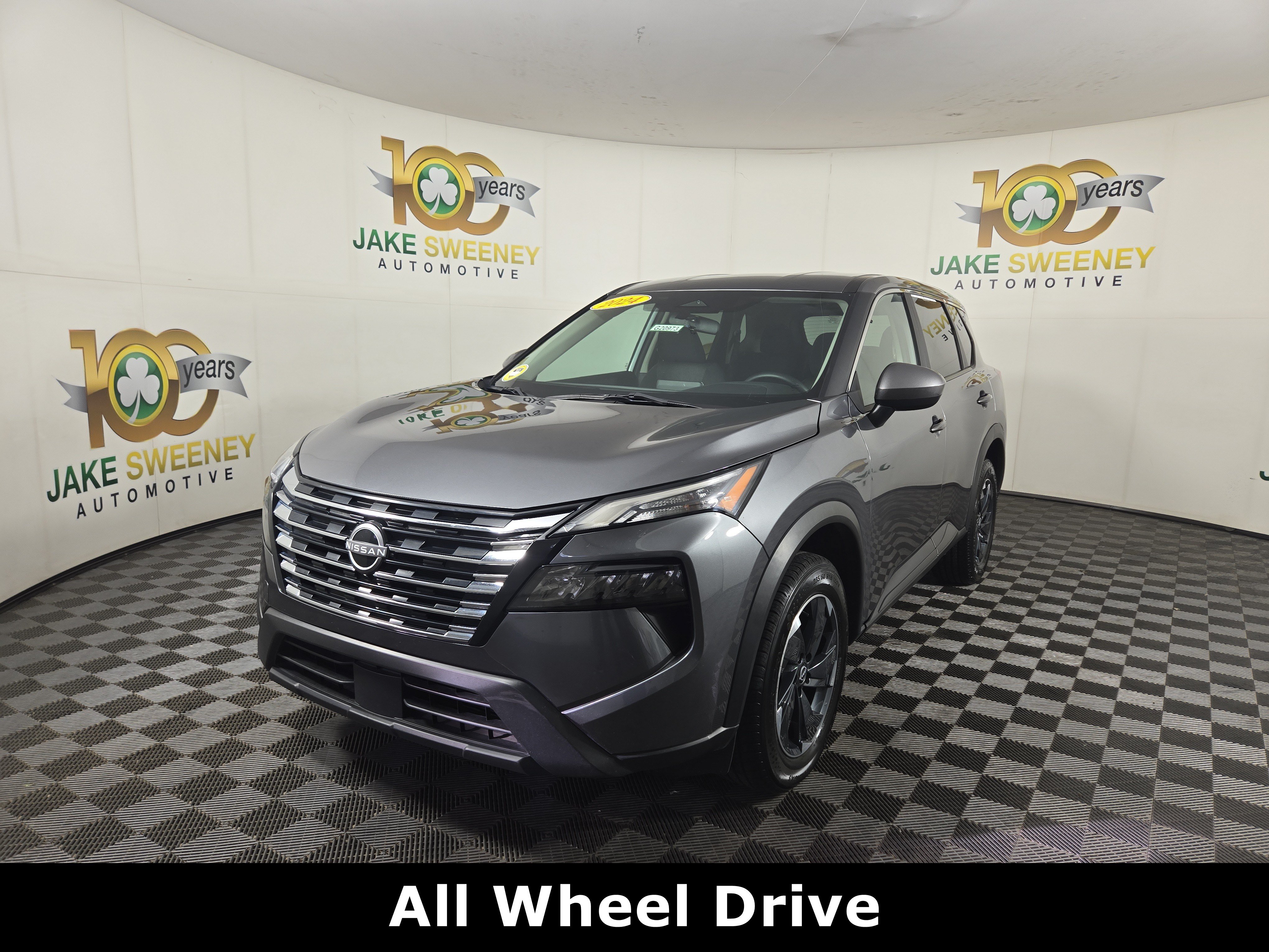 Used 2024 Nissan Rogue SV AWD/4WD image 3