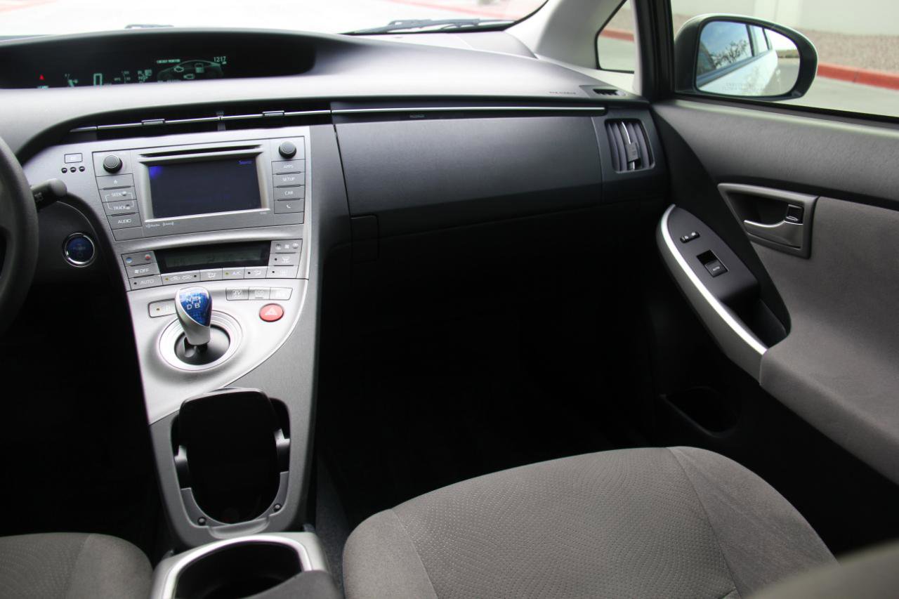 Used 2015 Toyota Prius Three image 10