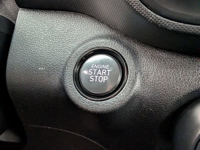 Used 2023 Hyundai Venue Limited FWD image 25