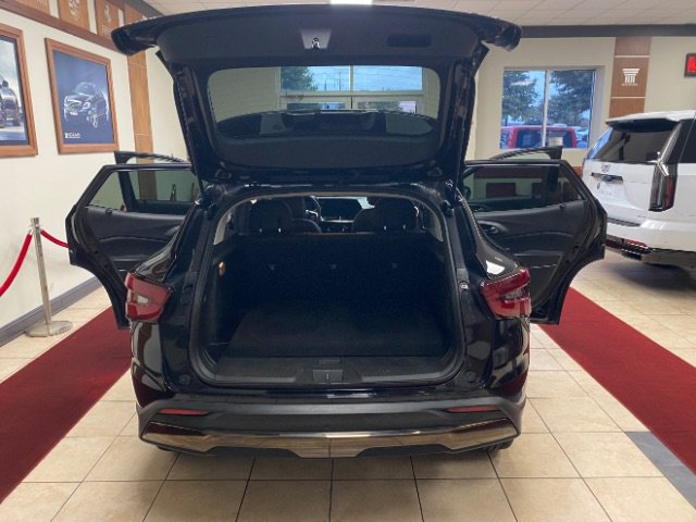 Used 2025 Chevrolet Trax ACTIV w/ Driver Confidence Package FWD image 8