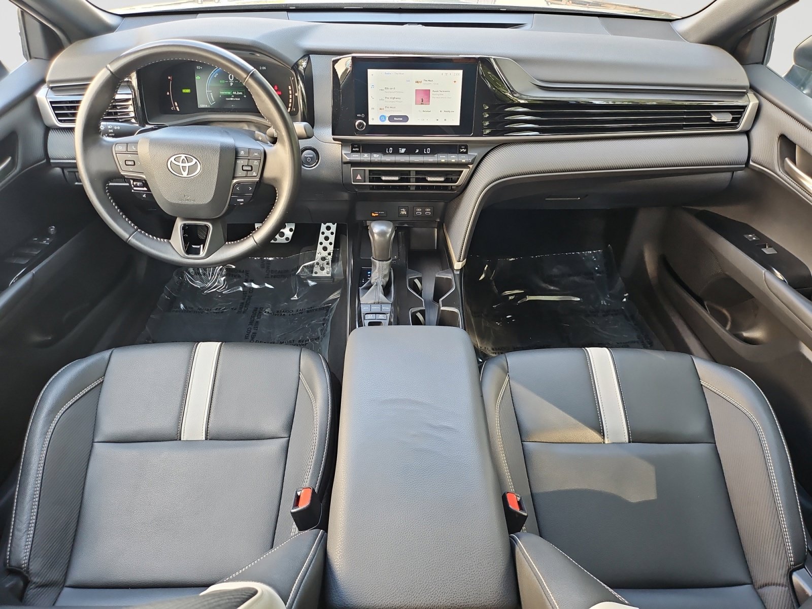Used 2025 Toyota Camry SE FWD image 16