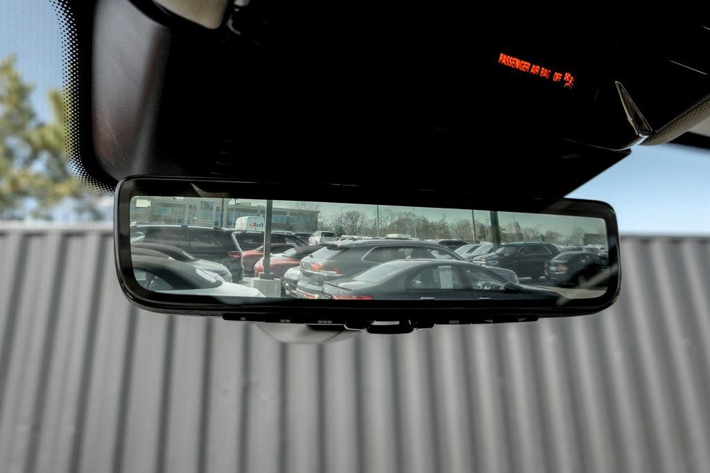 New 2025 Land Rover Range Rover SE image 15