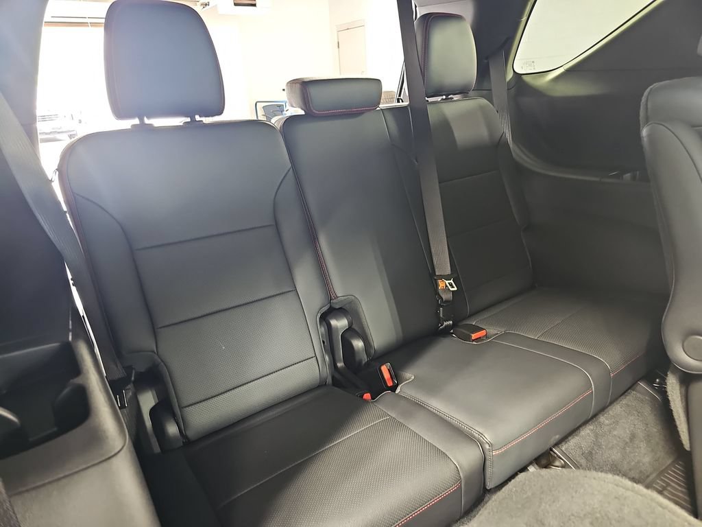 Certified 2024 Chevrolet Traverse RS w/ LPO, Floor Liner Package AWD/4WD image 15
