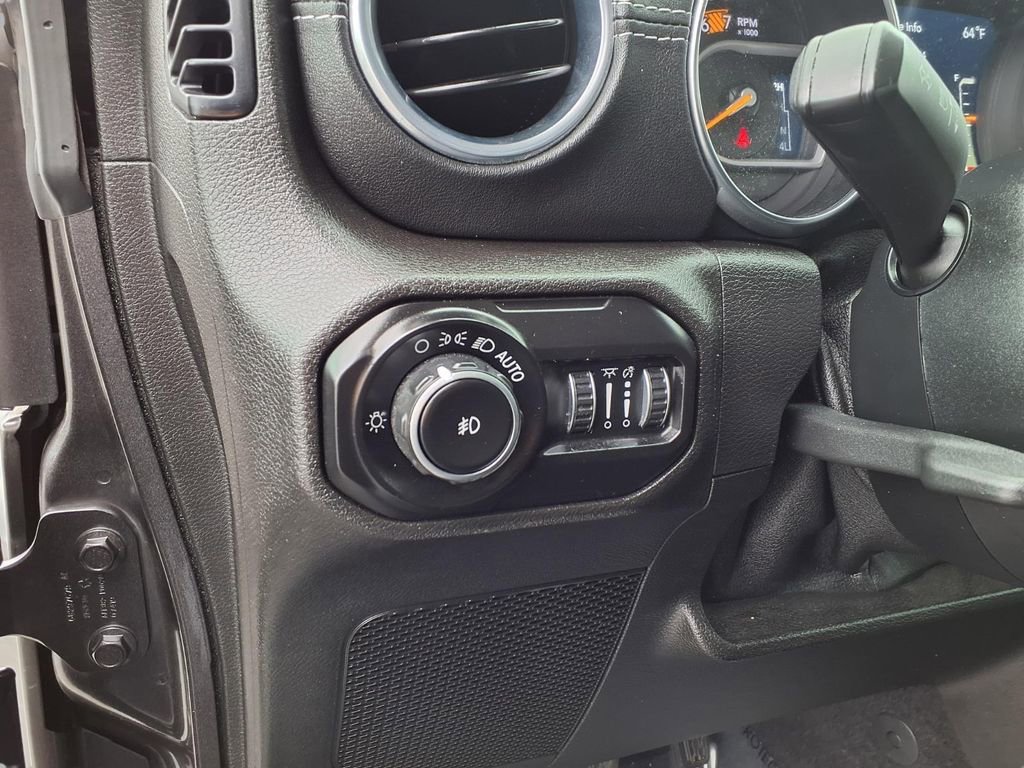 Certified 2019 Jeep Wrangler Unlimited Sahara image 16