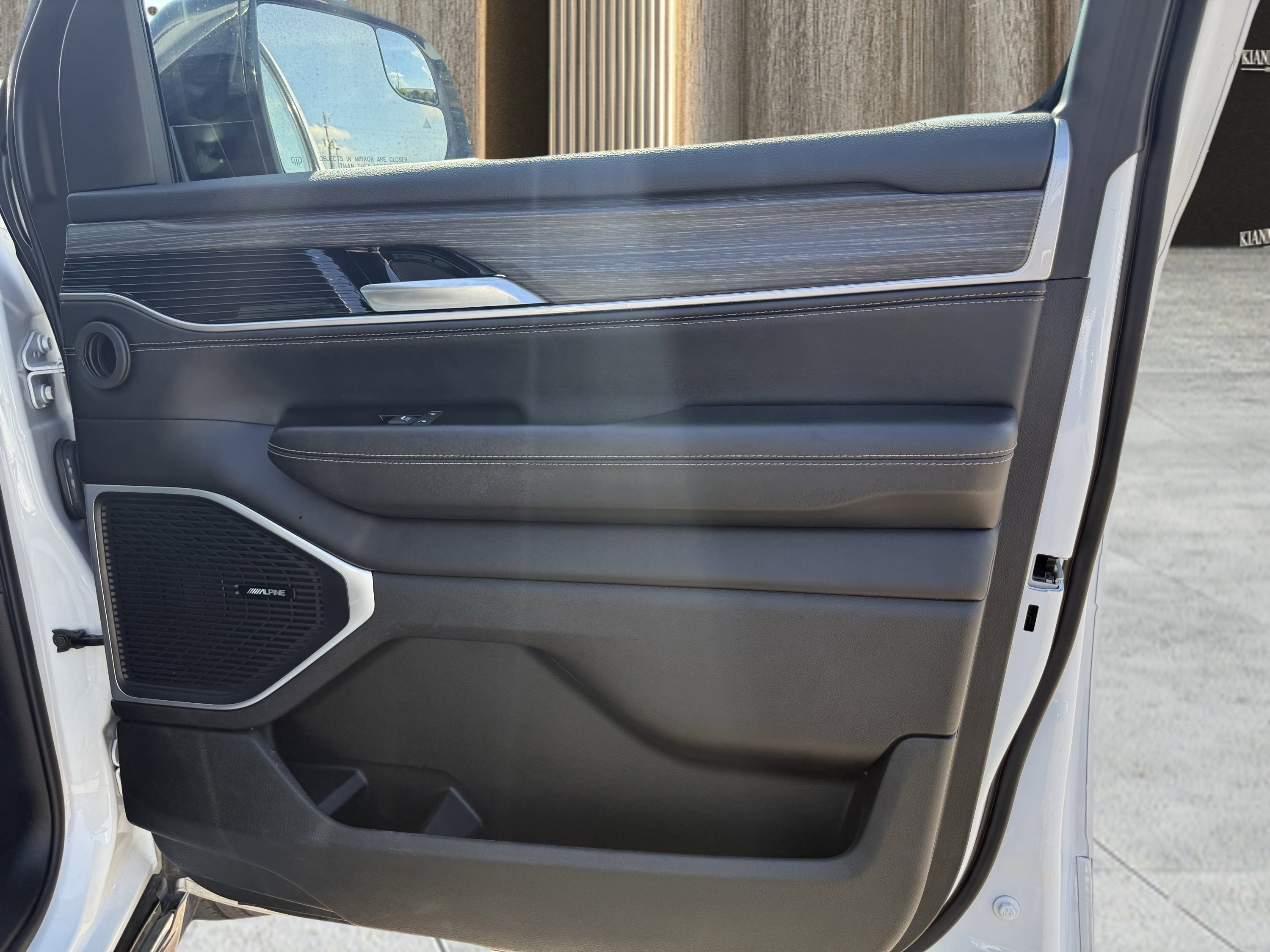 Used 2024 Jeep Wagoneer Series II w/ Flexible Seating Group image 56